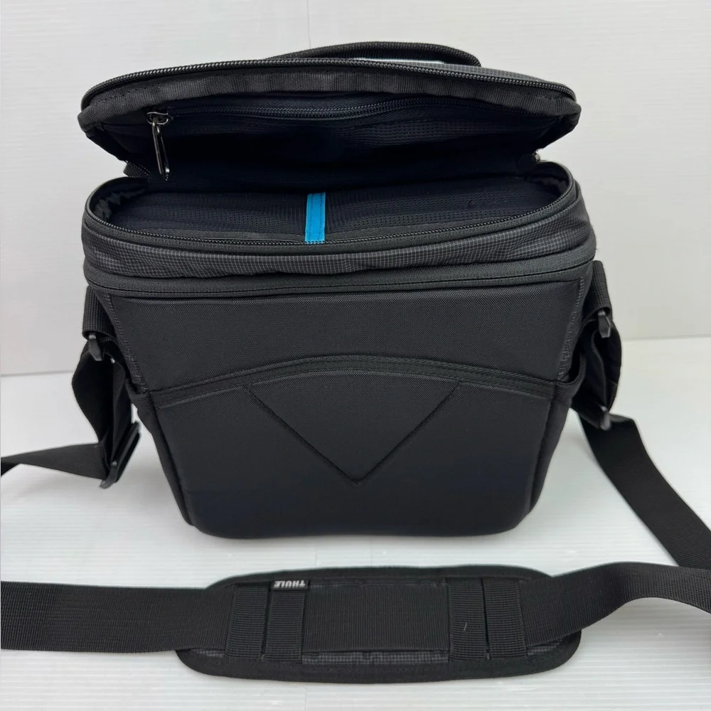 THULE Aspect Camera DSLR Shoulder Pack Travel Bag Padded - Black NO DIVIDERS